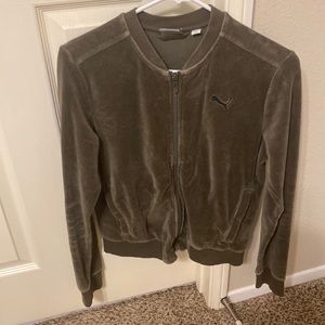 Puma velvet green sweatshirt